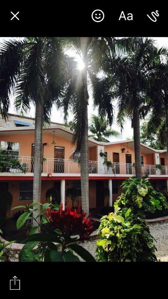 Palm Inn Hotel Port-au-Prince Ngoại thất bức ảnh
